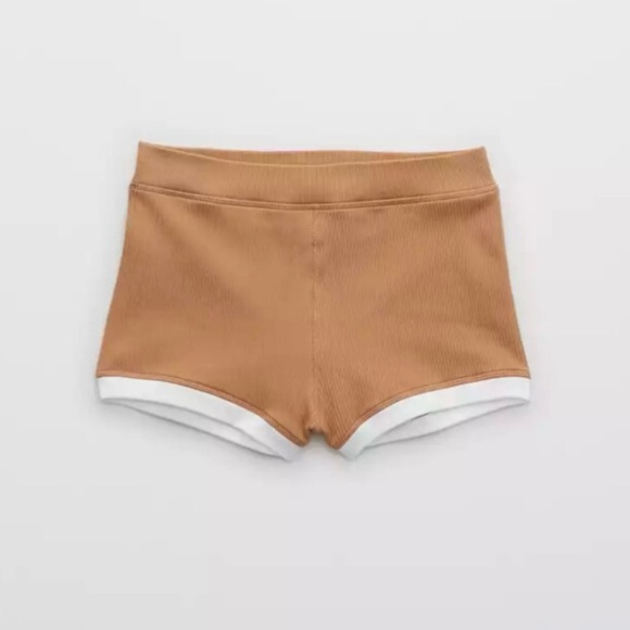 Striped Tan and White Ribbed Shorts - Picture 3 of 5